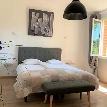 Guest house Manoir De La Gravette, Maison & Table D'hotes *