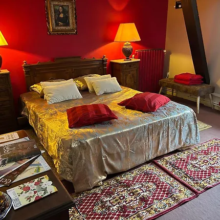 Гостевой дом Manoir De La Gravette Authentic French Manor Experience Монтобан