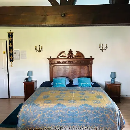 Manoir De La Gravette, Manoir Et Table D'hotes Montauban