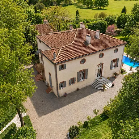Гостевой дом Manoir De La Gravette Authentic French Manor Experience Монтобан